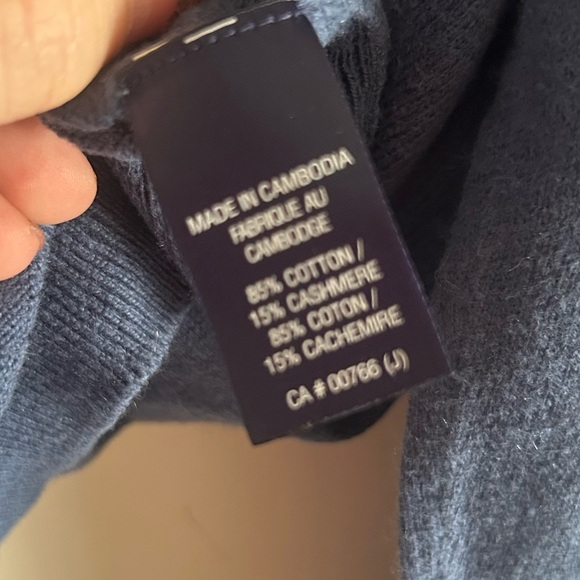 Grafton, size M, Cotton and Cashmere blue long sleeve pullover, V Neck - Picture 6 of 10